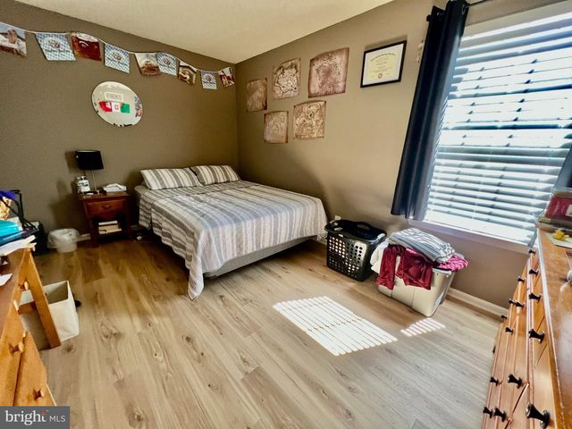 914 EAGLES CHASE DR, Lawrenceville, NJ 08648