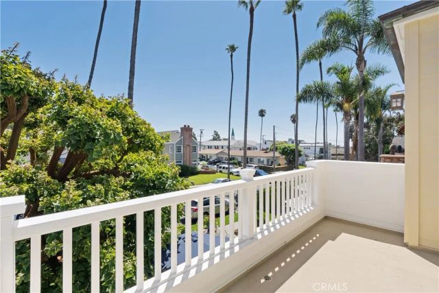 705 Goldenrod Avenue, Corona Del Mar, CA 92625