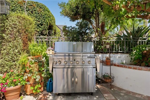 705 Goldenrod Avenue, Corona Del Mar, CA 92625