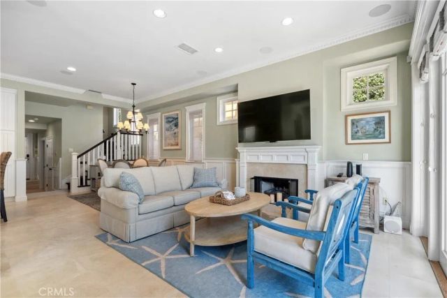 705 Goldenrod Avenue, Corona Del Mar, CA 92625