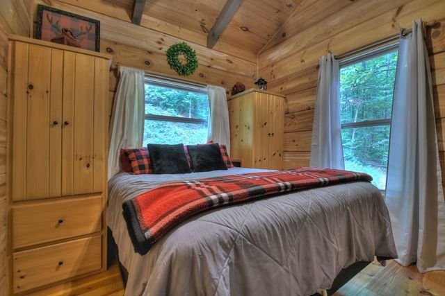 163 Chestnut Ridge Trail, Blue Ridge, GA 30513