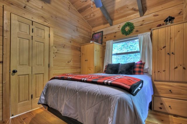 163 Chestnut Ridge Trail, Blue Ridge, GA 30513