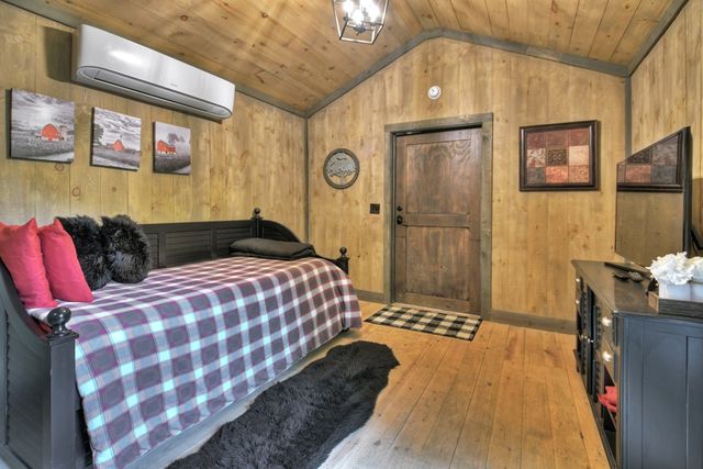 163 Chestnut Ridge Trail, Blue Ridge, GA 30513