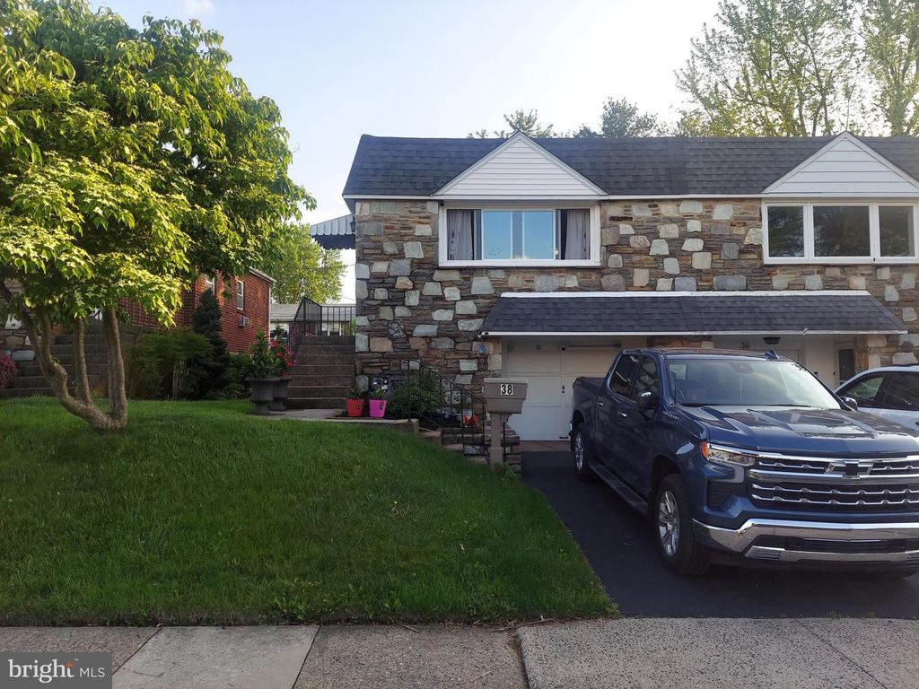 38 HAMILTON ST, Lansdale, PA 19446