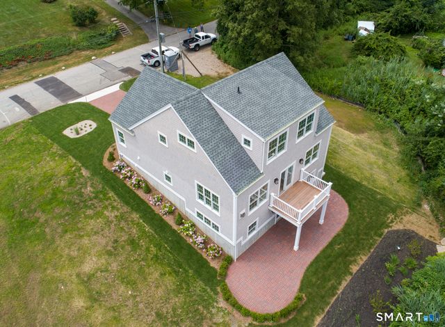 27 Jerome Road, New London, CT 06320