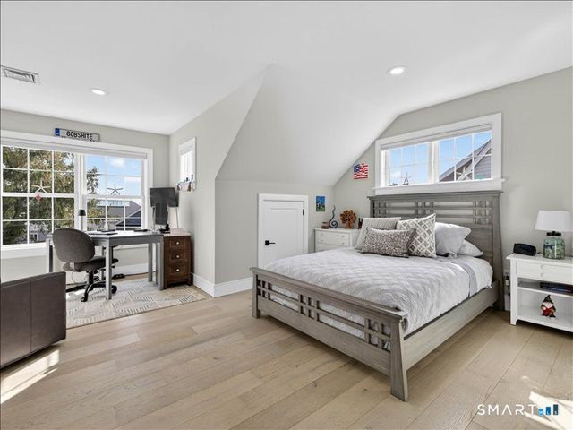 27 Jerome Road, New London, CT 06320