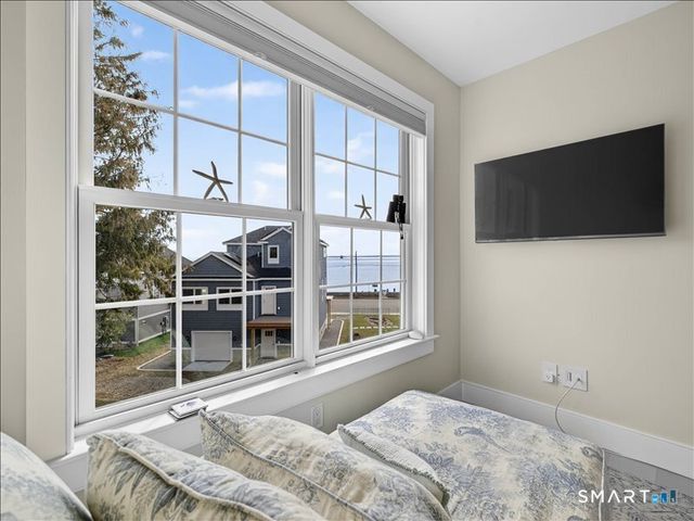 27 Jerome Road, New London, CT 06320