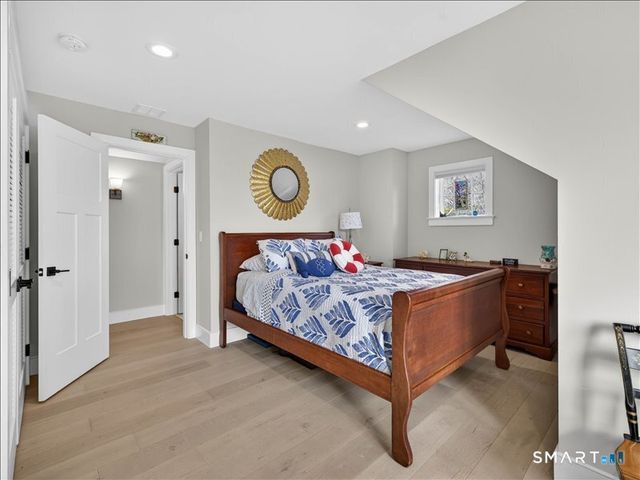 27 Jerome Road, New London, CT 06320