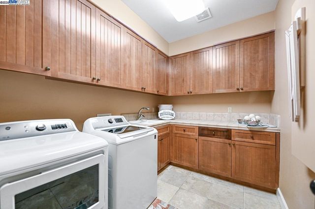3560 Ovella Way, Pleasanton, CA 94566