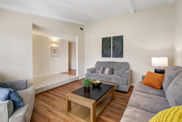 2605 Queenwood Dr, Rancho Cordova, CA 95670