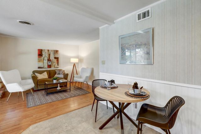 2605 Queenwood Dr, Rancho Cordova, CA 95670