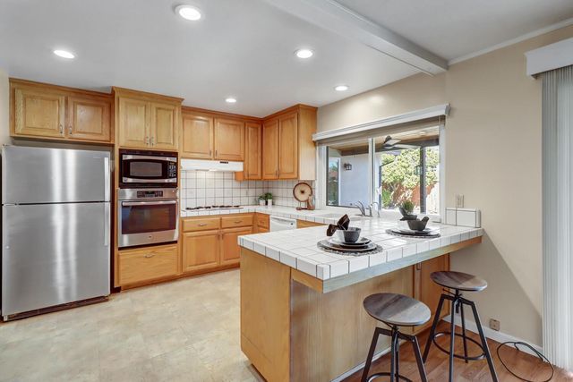 2605 Queenwood Dr, Rancho Cordova, CA 95670