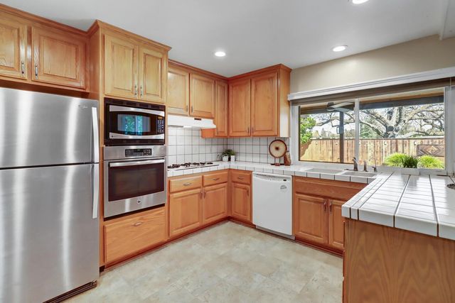 2605 Queenwood Dr, Rancho Cordova, CA 95670