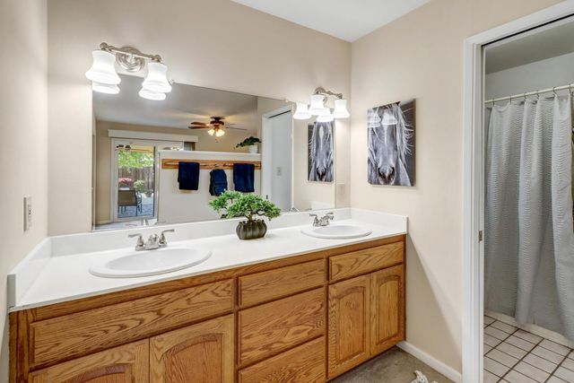 2605 Queenwood Dr, Rancho Cordova, CA 95670