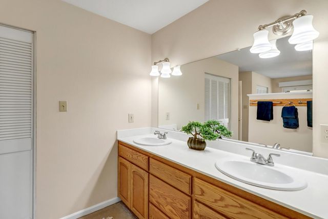 2605 Queenwood Dr, Rancho Cordova, CA 95670