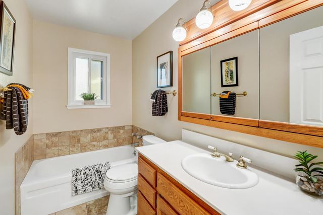 2605 Queenwood Dr, Rancho Cordova, CA 95670