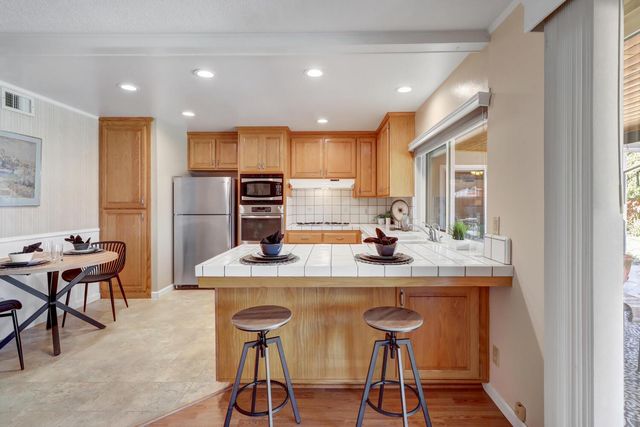 2605 Queenwood Dr, Rancho Cordova, CA 95670