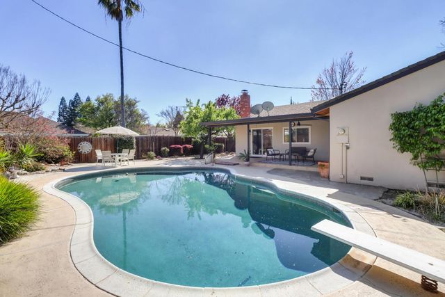 2605 Queenwood Dr, Rancho Cordova, CA 95670