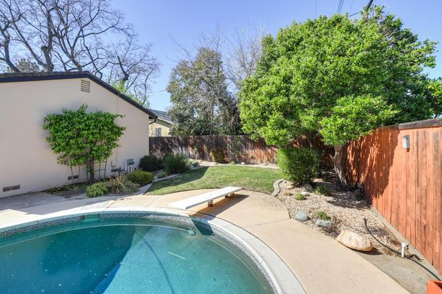 2605 Queenwood Dr, Rancho Cordova, CA 95670