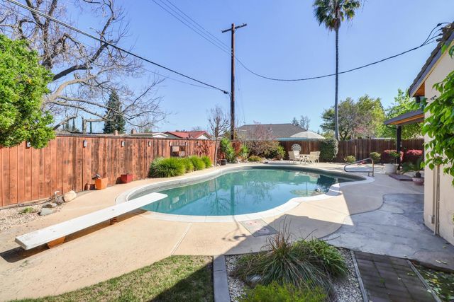 2605 Queenwood Dr, Rancho Cordova, CA 95670