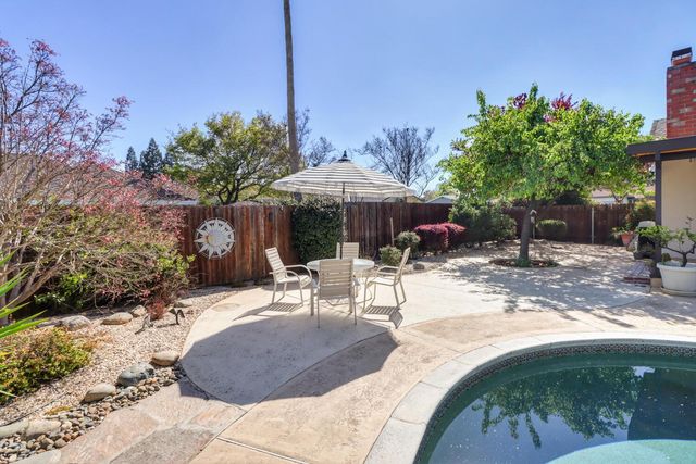 2605 Queenwood Dr, Rancho Cordova, CA 95670