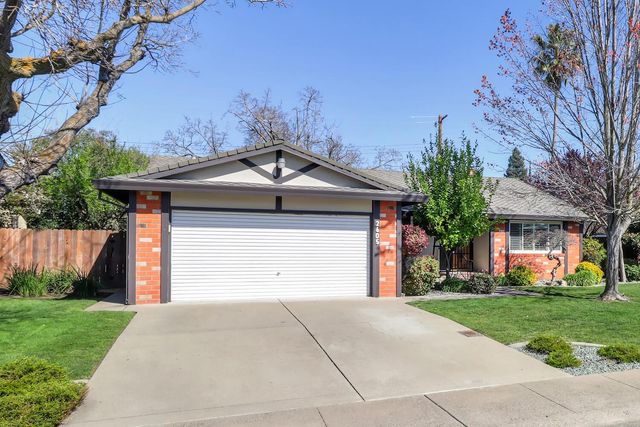 2605 Queenwood Dr, Rancho Cordova, CA 95670