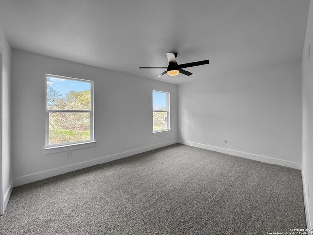 142 N Lon Price, Blanco, TX 78606