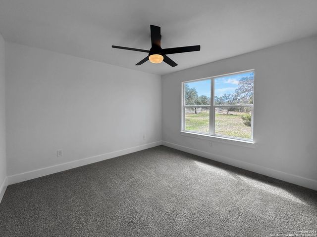 142 N Lon Price, Blanco, TX 78606