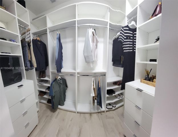 22155 Miami Ave, Miami, FL 33170