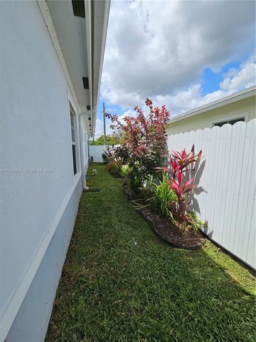 22155 Miami Ave, Miami, FL 33170