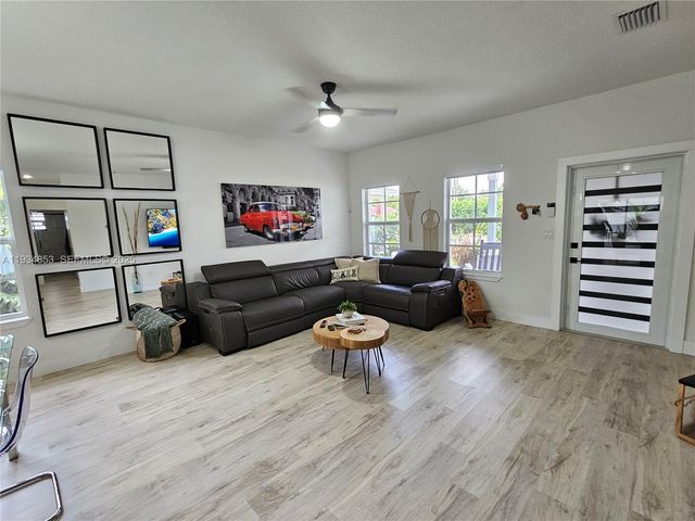 22155 Miami Ave, Miami, FL 33170