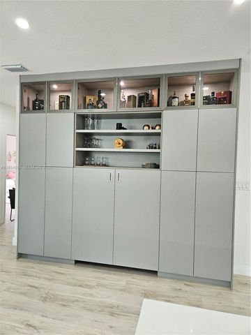 22155 Miami Ave, Miami, FL 33170