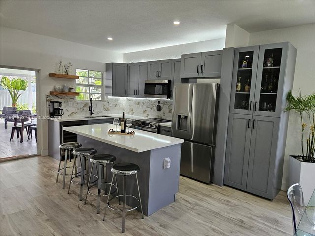 22155 Miami Ave, Miami, FL 33170