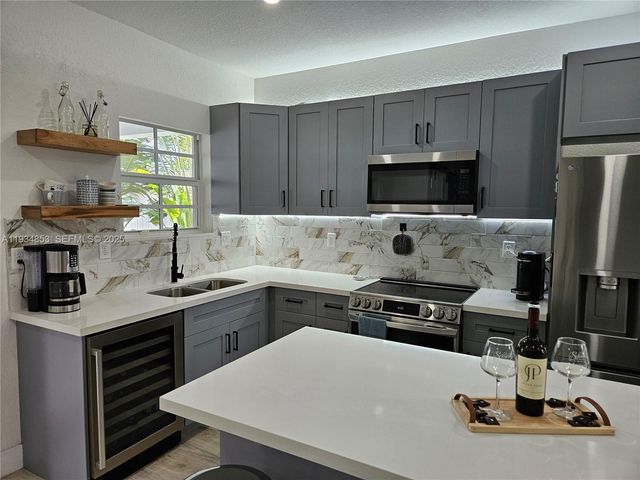 22155 Miami Ave, Miami, FL 33170