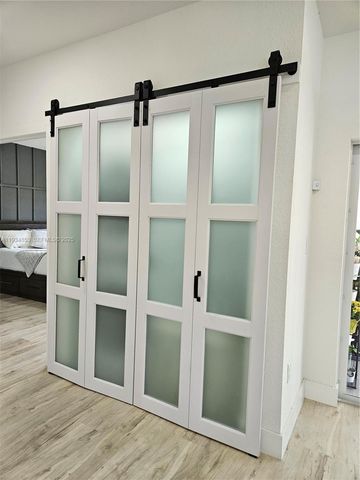 22155 Miami Ave, Miami, FL 33170