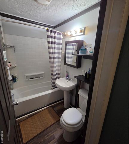 3614 holly ave, Genesee Charter Township, MI 48506