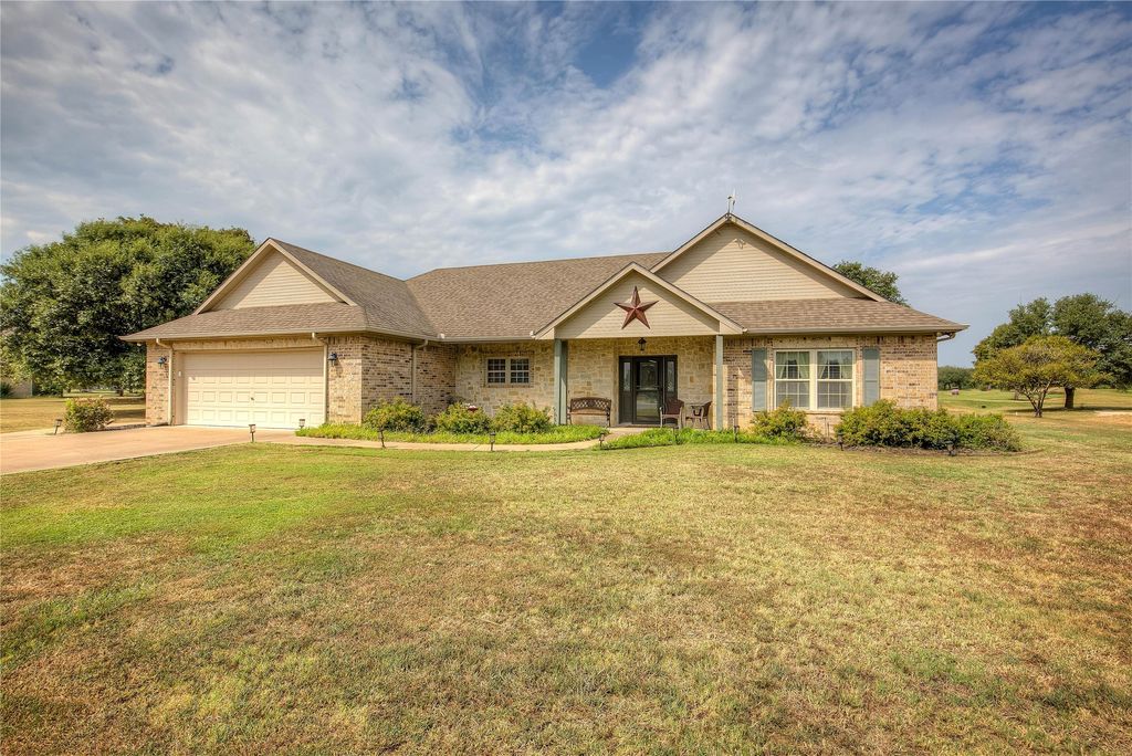 304 Private Road 5940, Emory, TX 75440