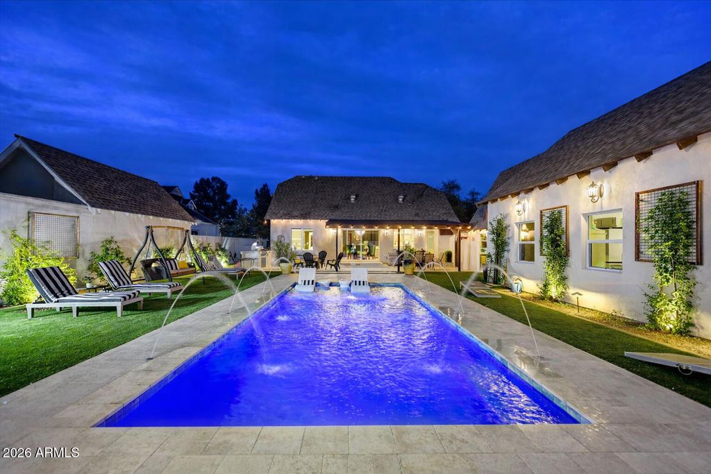 Image 1 of property listing at 87 W Windsor Avenue, Phoenix, AZ 85003