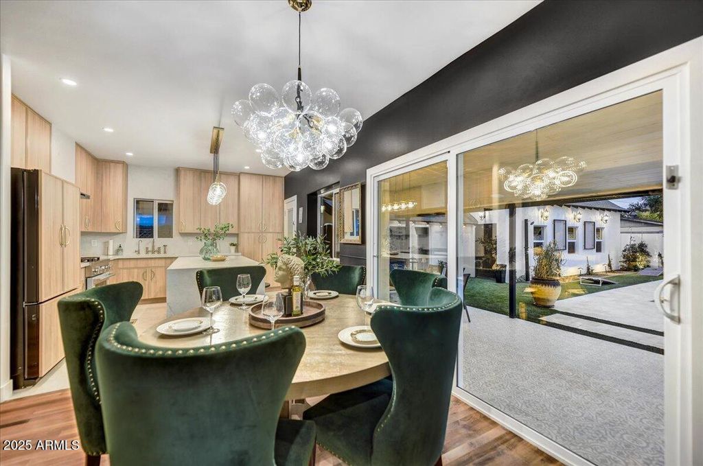 Image 13 of property listing at 87 W Windsor Avenue, Phoenix, AZ 85003