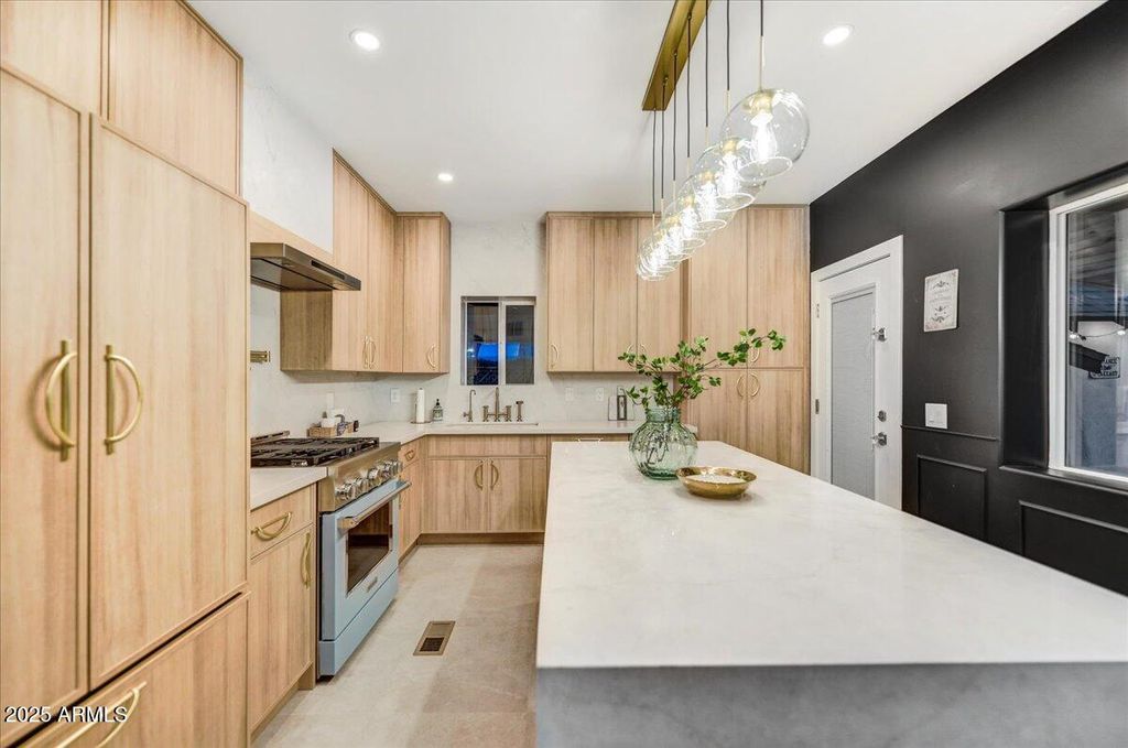 Image 16 of property listing at 87 W Windsor Avenue, Phoenix, AZ 85003