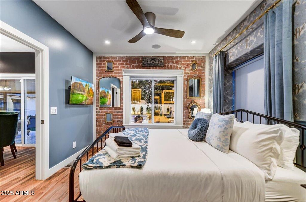 Image 20 of property listing at 87 W Windsor Avenue, Phoenix, AZ 85003