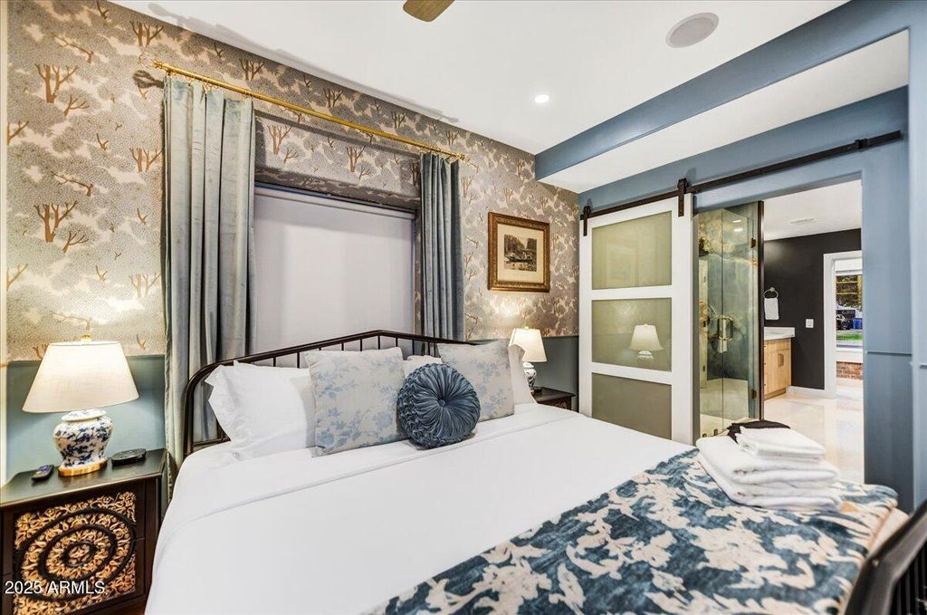 Image 21 of property listing at 87 W Windsor Avenue, Phoenix, AZ 85003