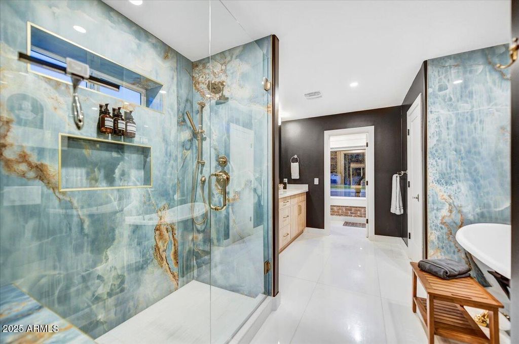 Image 23 of property listing at 87 W Windsor Avenue, Phoenix, AZ 85003