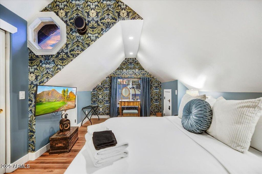 Image 26 of property listing at 87 W Windsor Avenue, Phoenix, AZ 85003