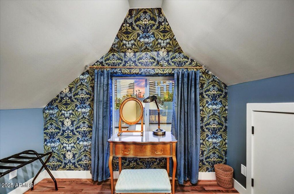 Image 27 of property listing at 87 W Windsor Avenue, Phoenix, AZ 85003