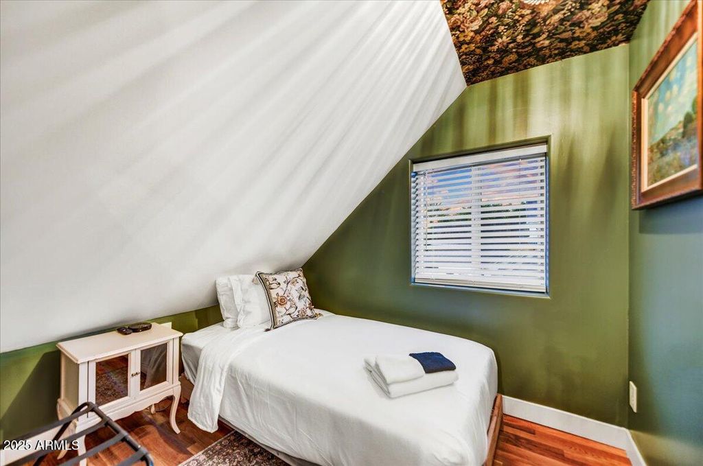 Image 30 of property listing at 87 W Windsor Avenue, Phoenix, AZ 85003