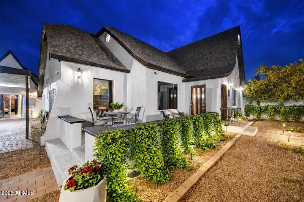 Image 4 of property listing at 87 W Windsor Avenue, Phoenix, AZ 85003