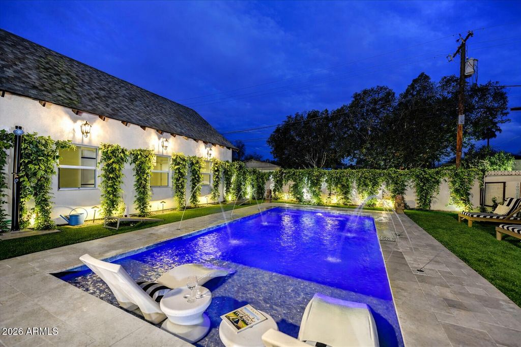 Image 42 of property listing at 87 W Windsor Avenue, Phoenix, AZ 85003