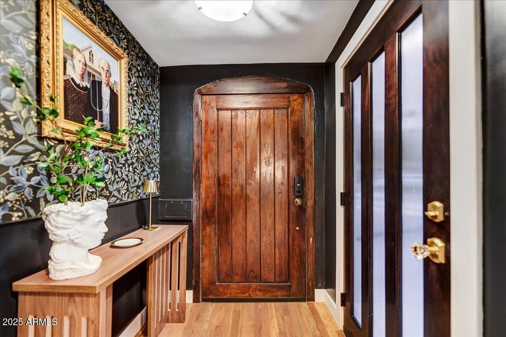 Image 6 of property listing at 87 W Windsor Avenue, Phoenix, AZ 85003