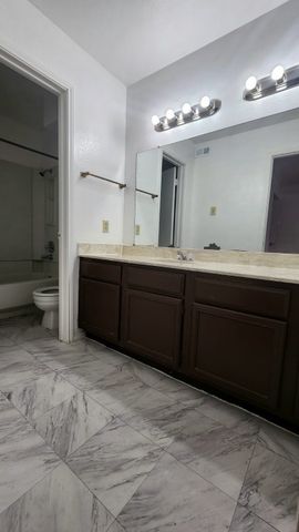 5813 Lake Hubbard Parkway 408, Garland, TX 75043